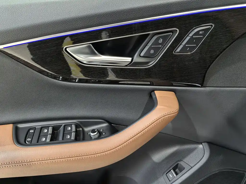Audi Q7 2023 — фото 19