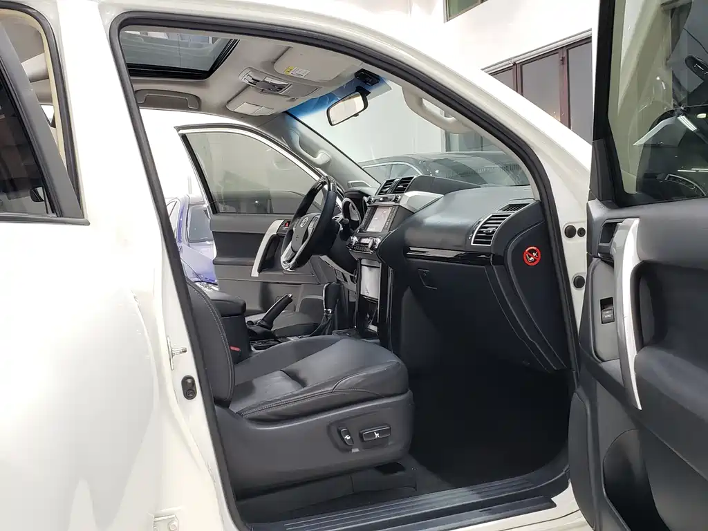 Toyota Prado 2017 — фото 17