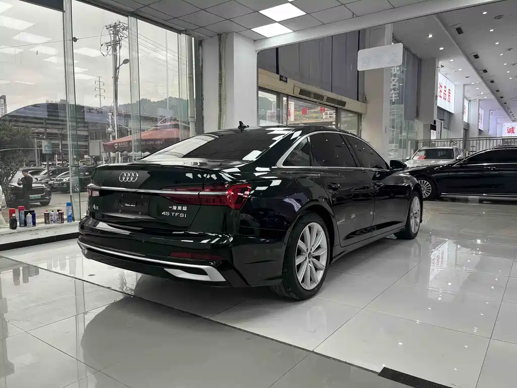 Audi A6L 2022