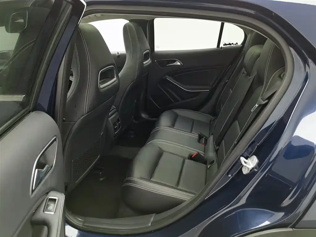 Mercedes-Benz GLA 2016 — фото 10