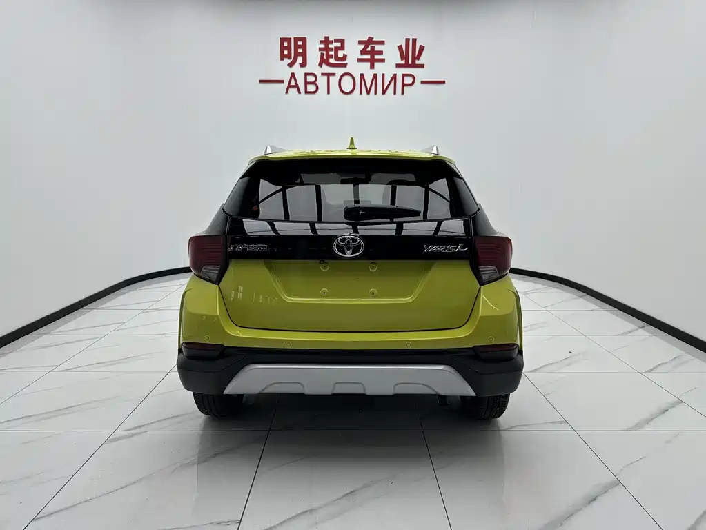 Toyota Yaris L 2022 — фото 10