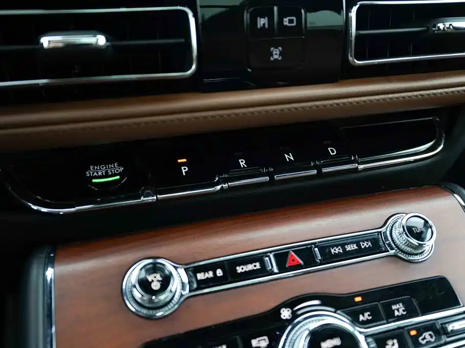 Lincoln Aviator 2021 — фото 9