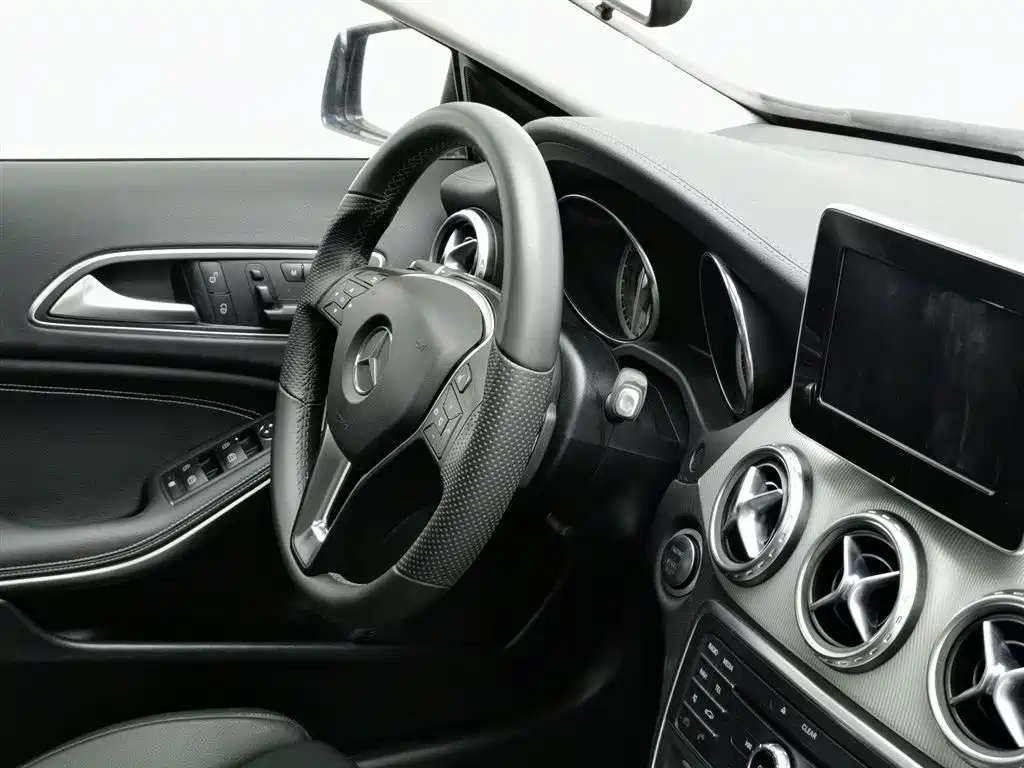 Mercedes-Benz GLA 2016 — фото 22