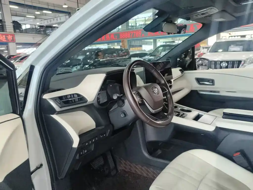 Toyota Sienna 2022