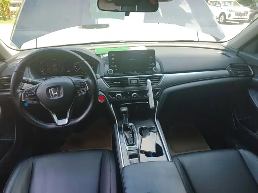 Honda Accord 2021 — фото 10
