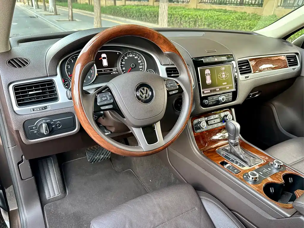Volkswagen Touareg 2015 — фото 9