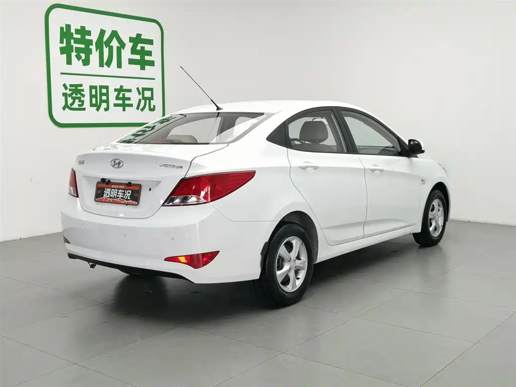 Hyundai Verna 2017 — фото 2