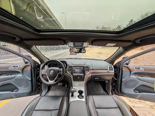 Jeep Grand Cherokee 2015