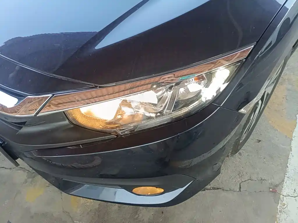 Honda Civic 2018 — фото 18
