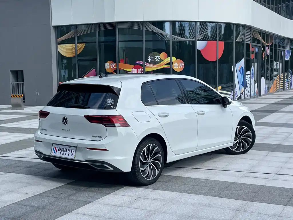 Volkswagen Golf 2023