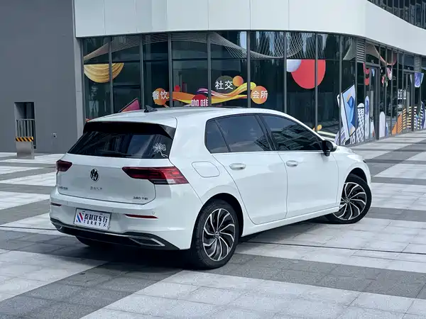 Volkswagen Golf 2023