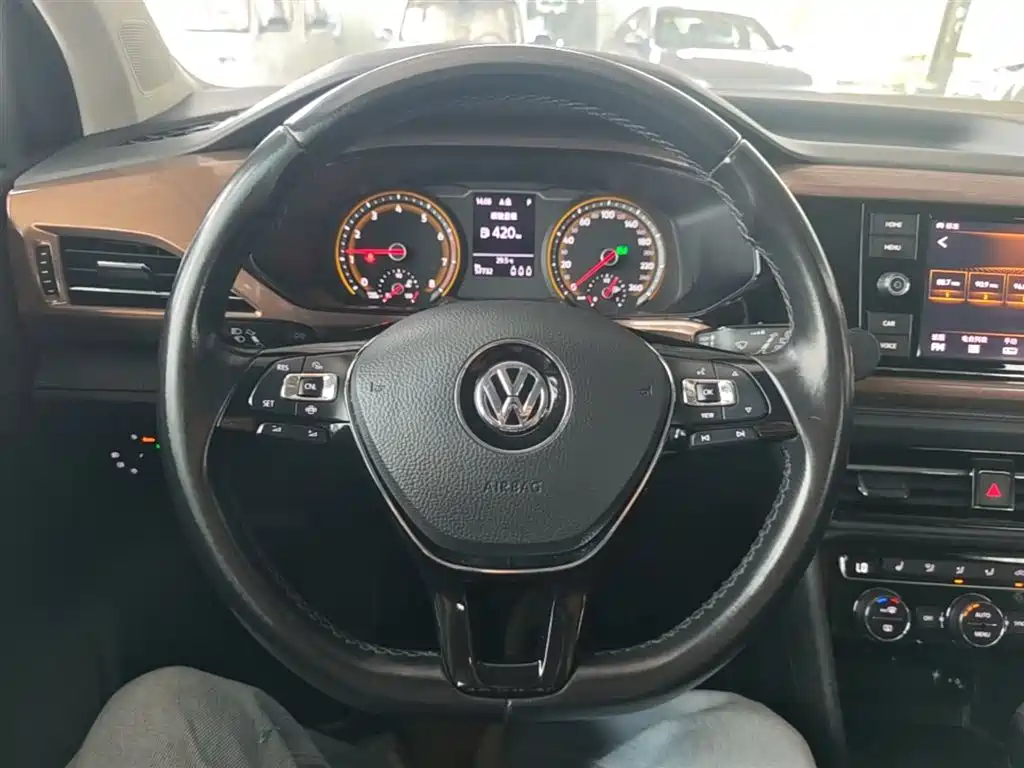 Volkswagen Tharu 2019 — фото 11