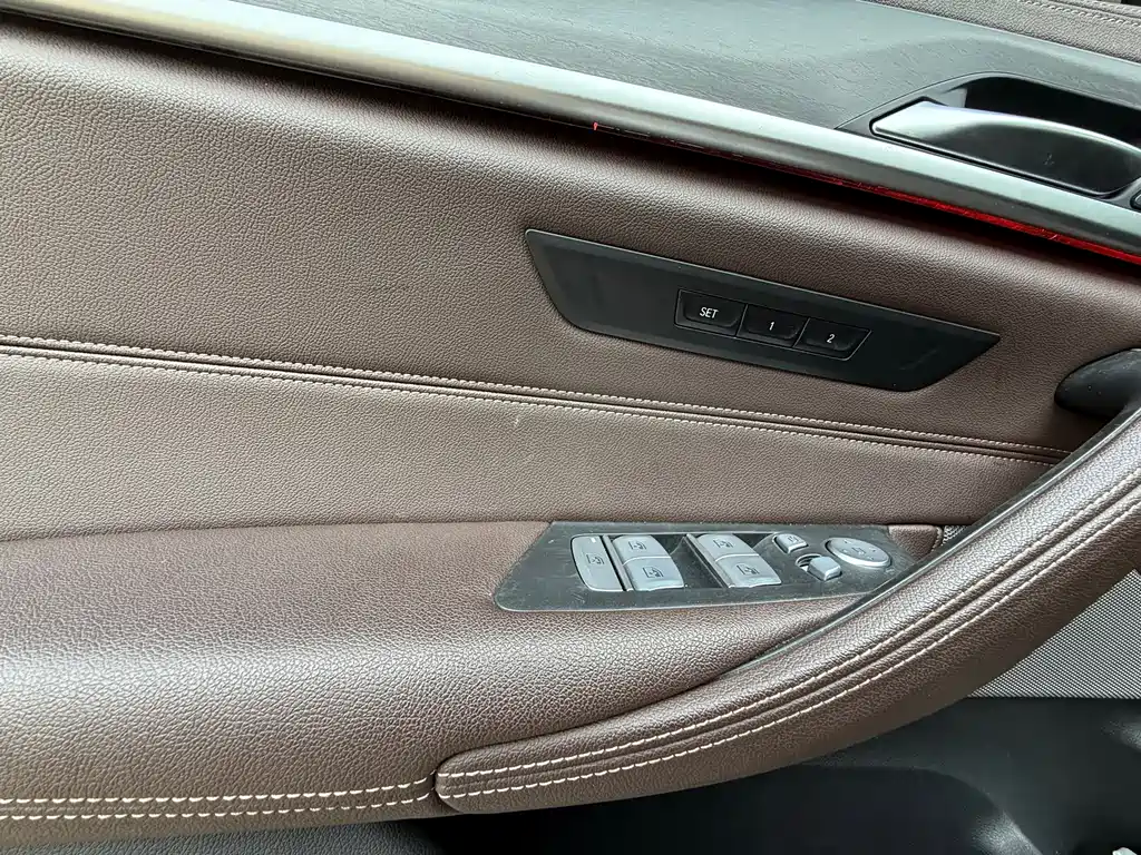BMW 5 Series 2023 — фото 22