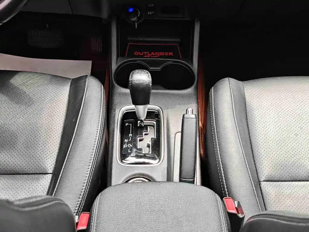 Mitsubishi Outlander 2015 — фото 20