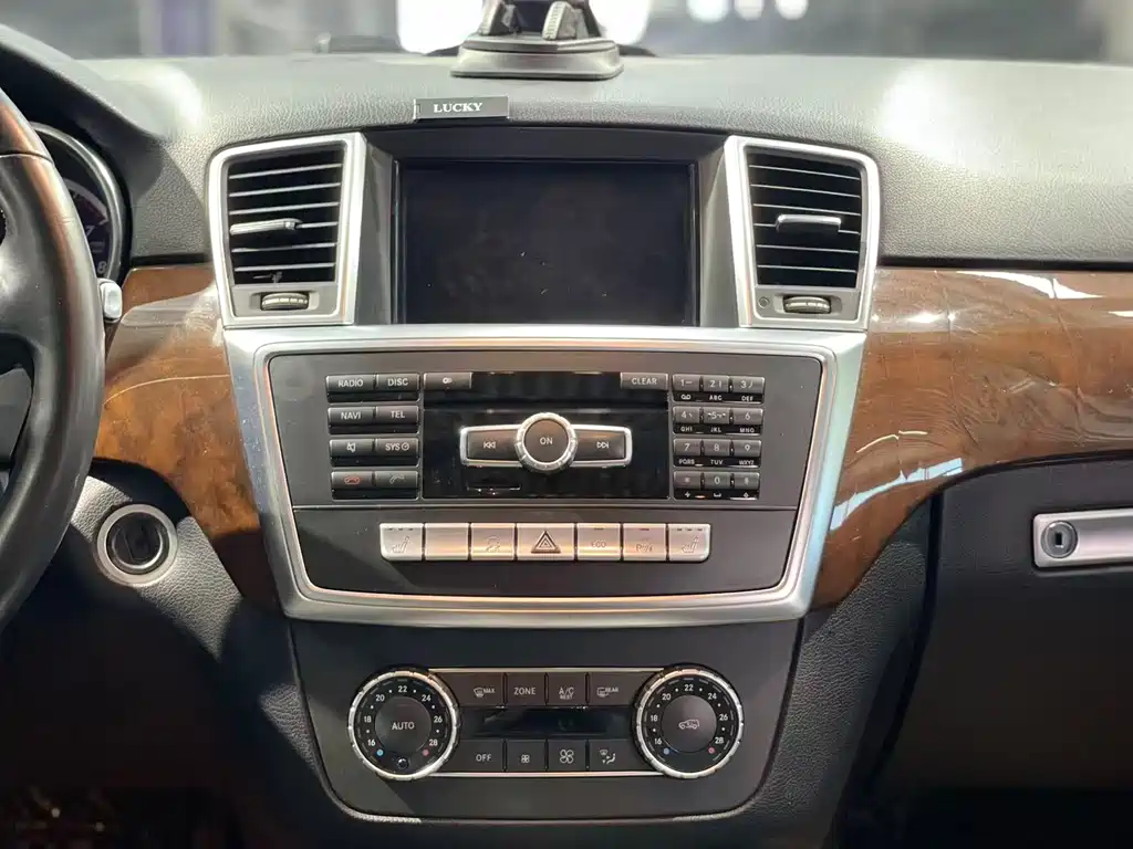Mercedes-Benz M-Class 2015 — фото 18