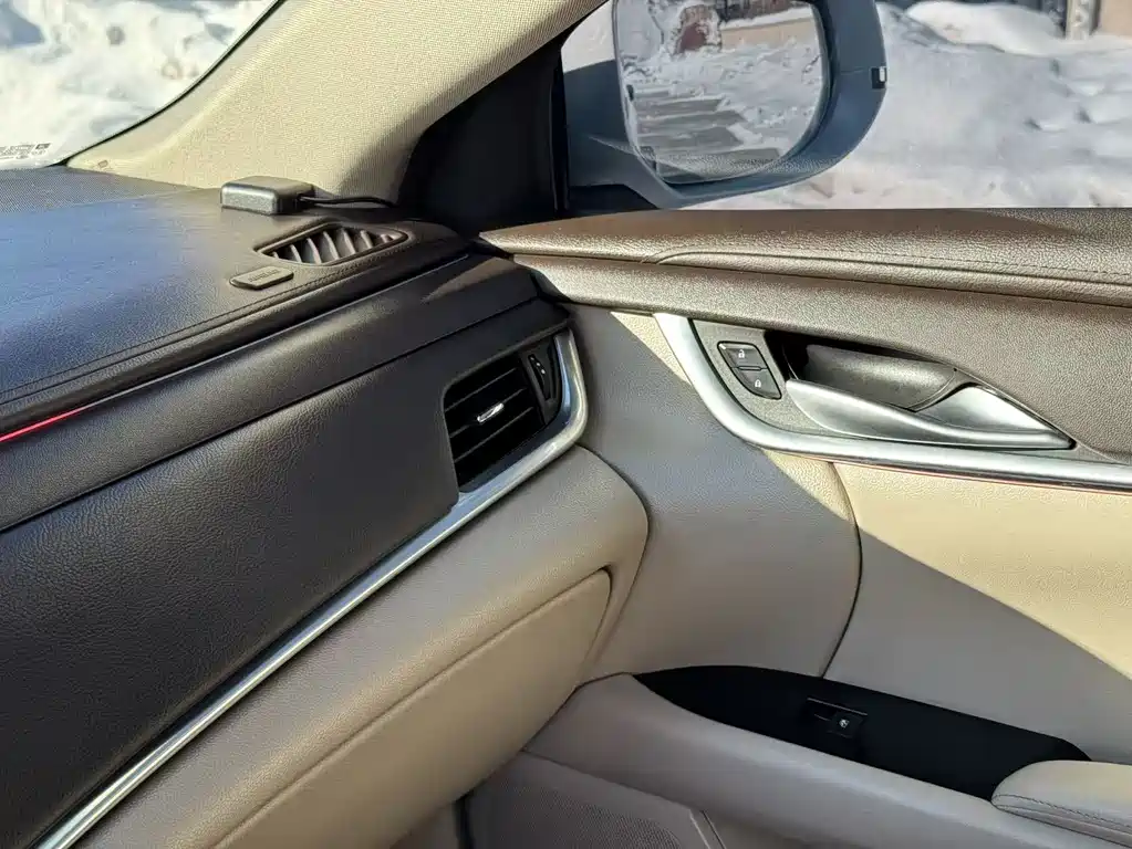 Cadillac XTS 2017 — фото 14
