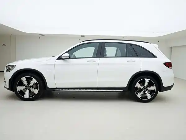 Mercedes-Benz GLC 2023