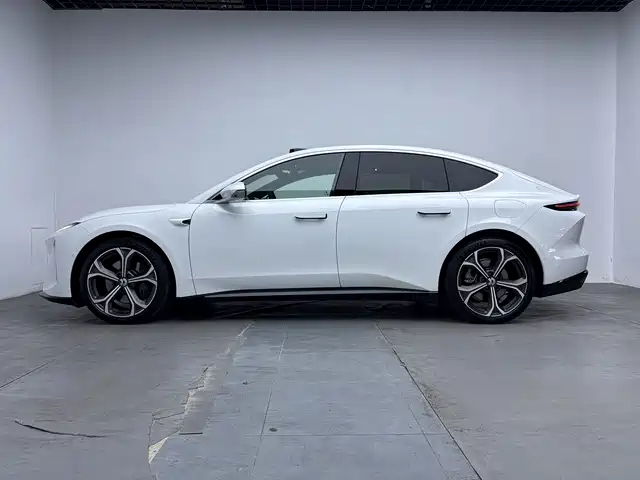 NIO ET5 2025