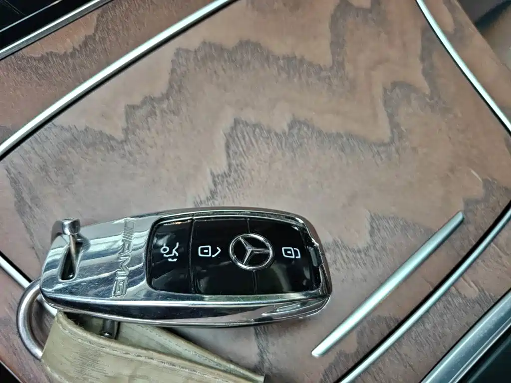 Mercedes-Benz E-Class 2019 — фото 9