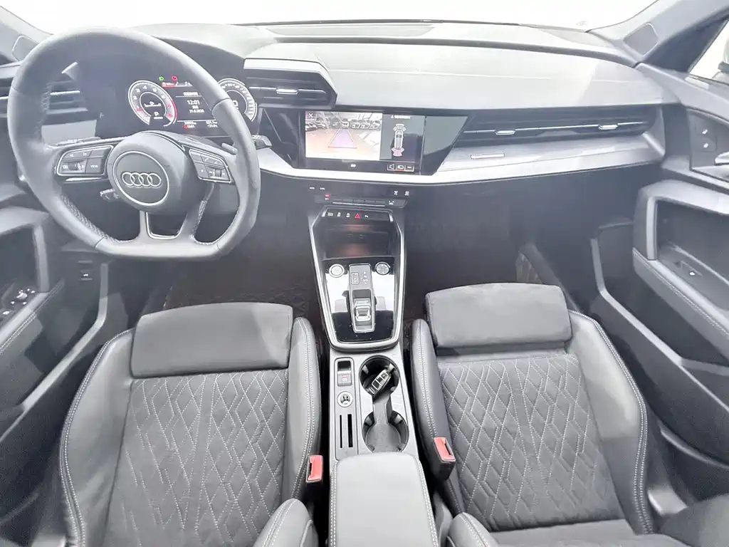 Audi A3 2023 — фото 12