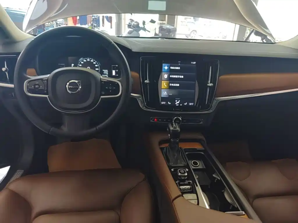 Volvo S90 2018 — фото 10