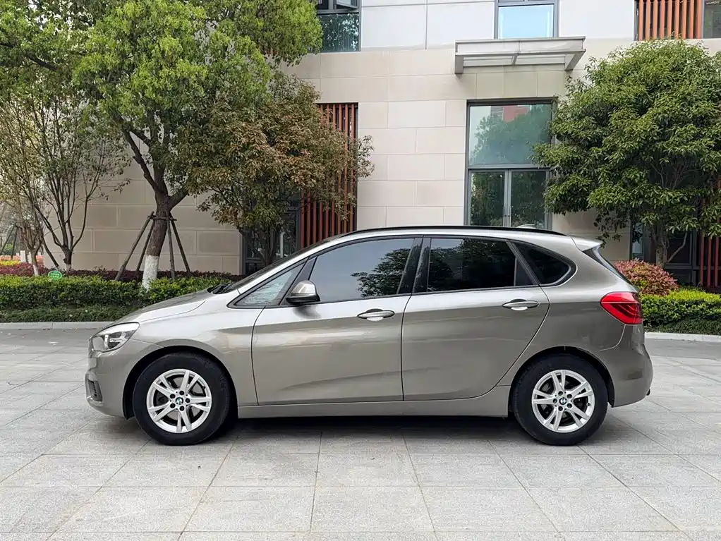 BMW 2 Series Active Tourer 2015 — фото 12