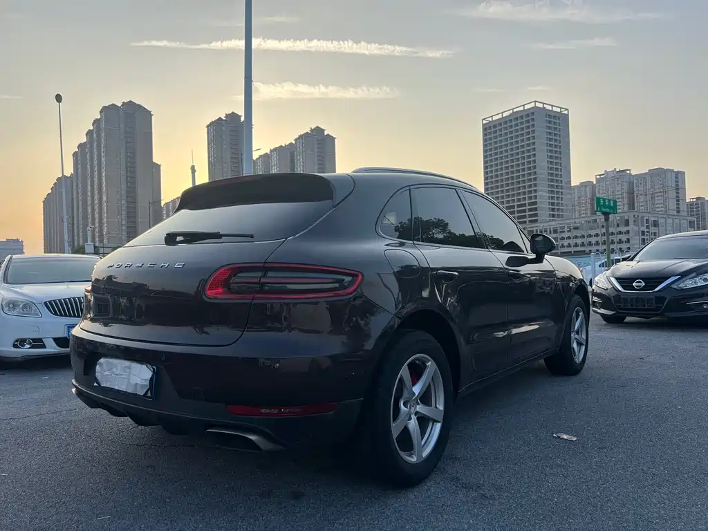 Porsche Macan 2015 — фото 17