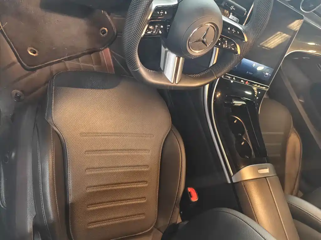 Mercedes-Benz C-Class 2023 — фото 5