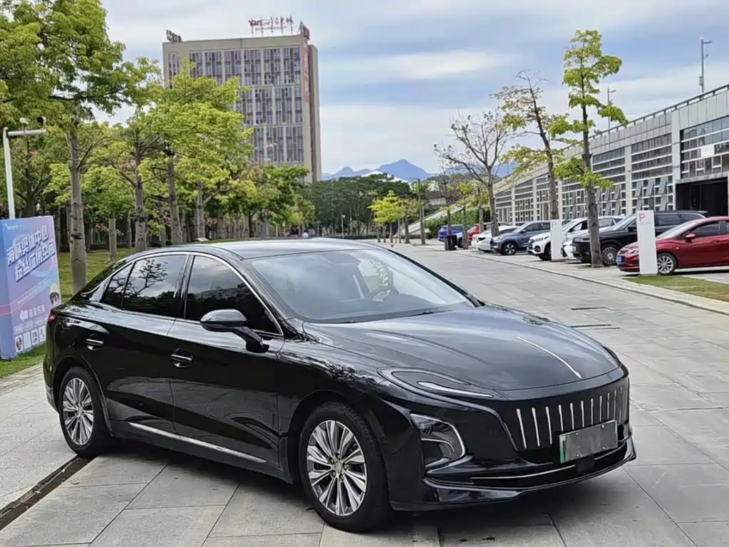 Hongqi E-QM5 2023 — фото 3