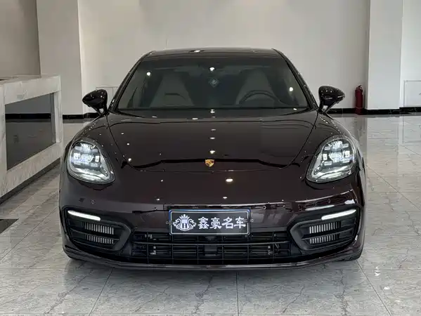 Porsche Panamera 2023