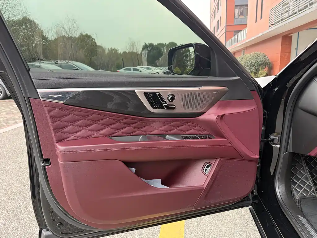 Cadillac CT6 2023 — фото 17
