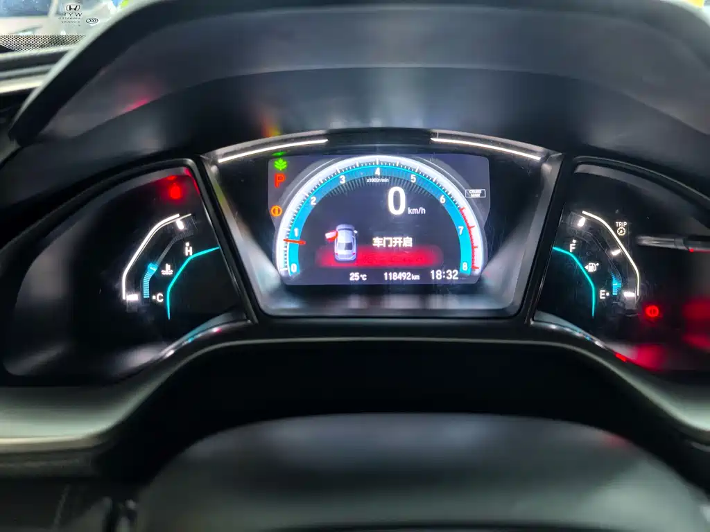 Honda Civic 2018 — фото 14