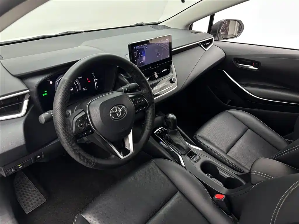Toyota Corolla 2023 — фото 16