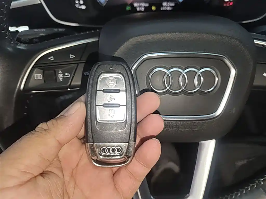 Audi Q3 2021 — фото 9
