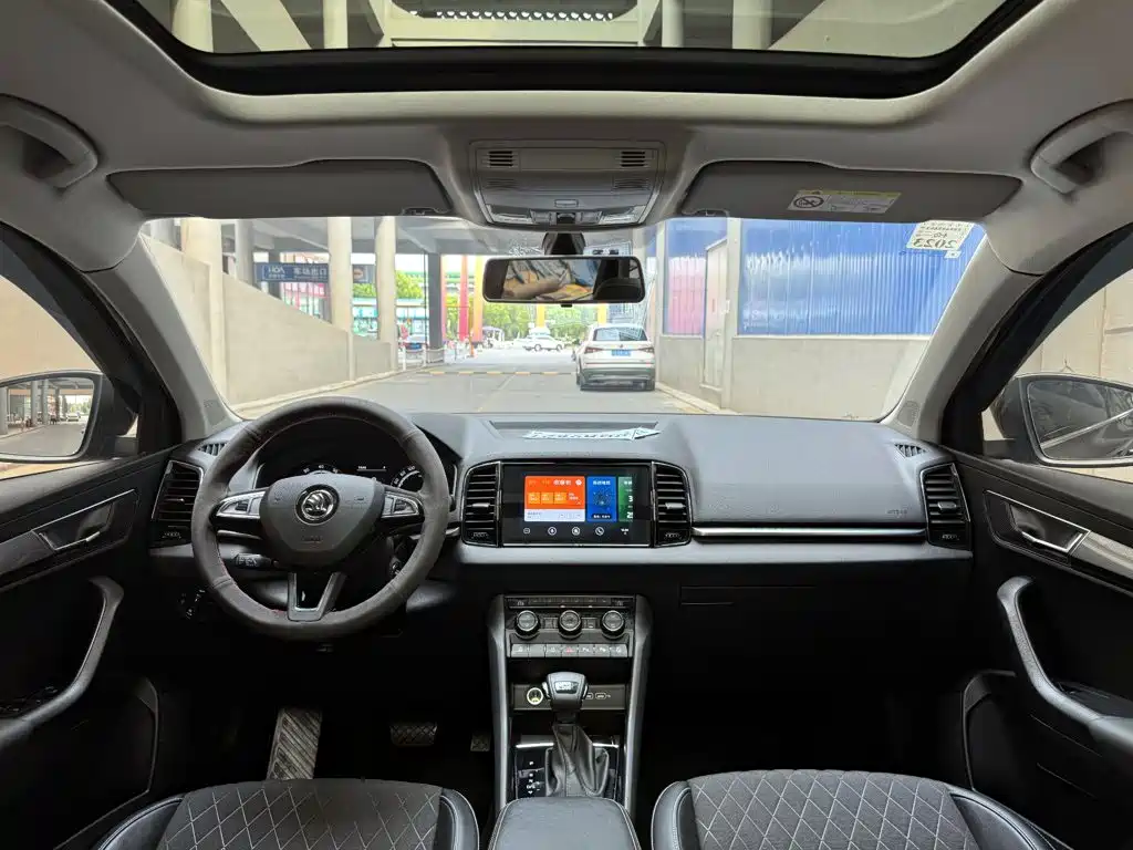 Skoda Karoq 2021 — фото 11