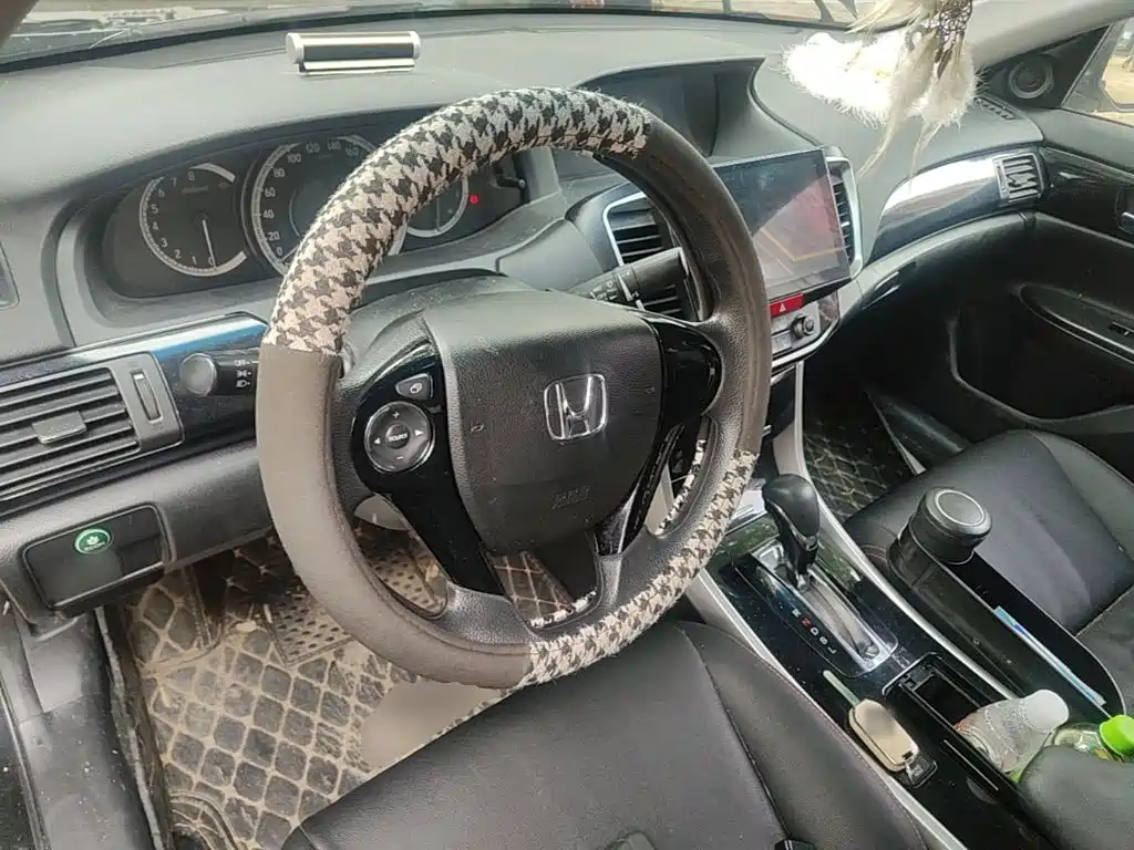 Honda Accord 2017 — фото 11