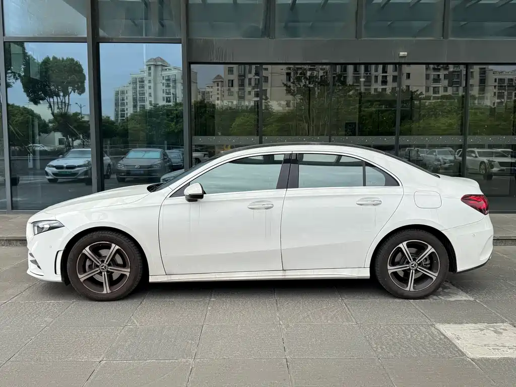 Mercedes-Benz A-Class 2023 — фото 5