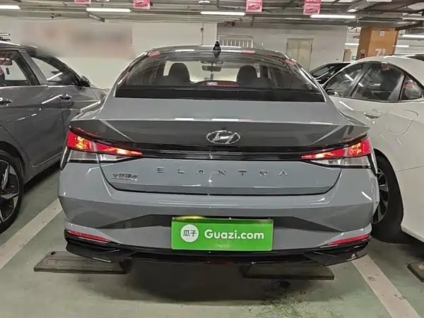 Hyundai Elantra 2022
