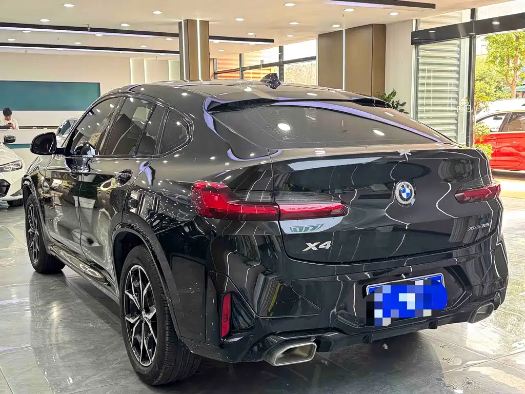 BMW X4 2022 — фото 9
