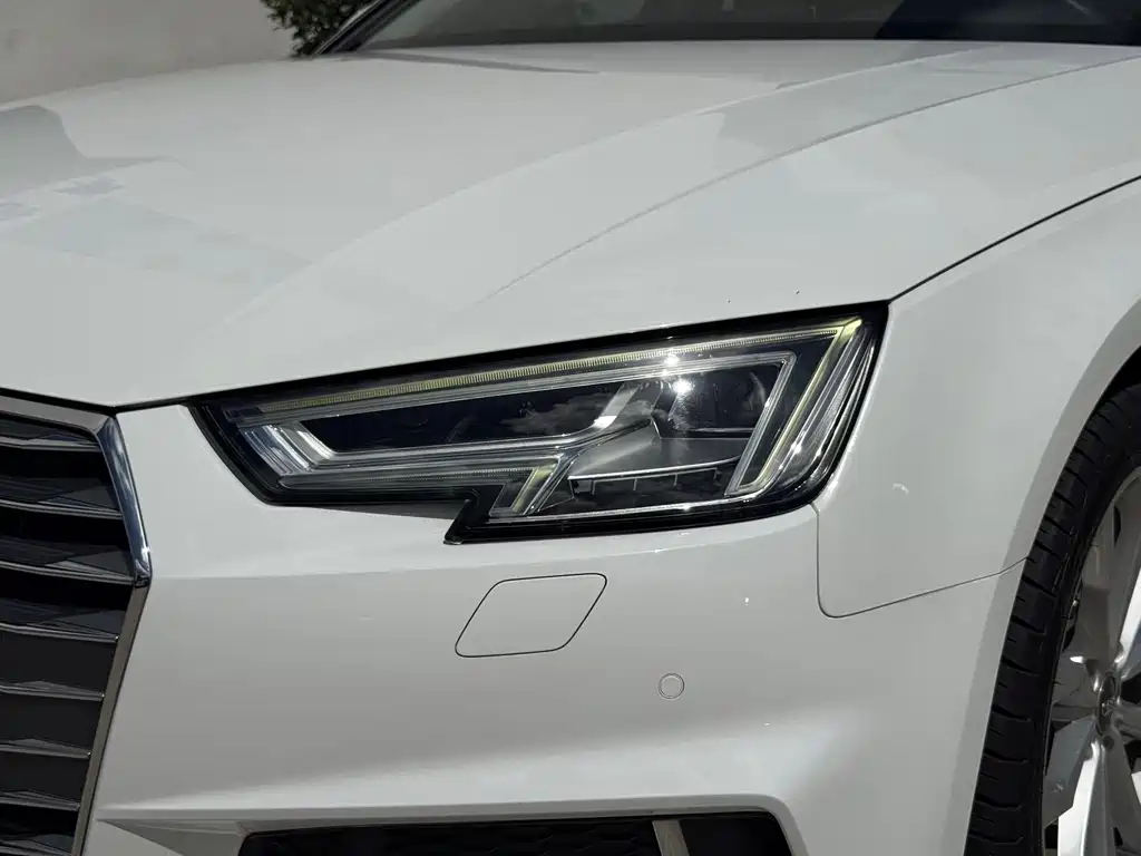 Audi A4L 2018 — фото 3