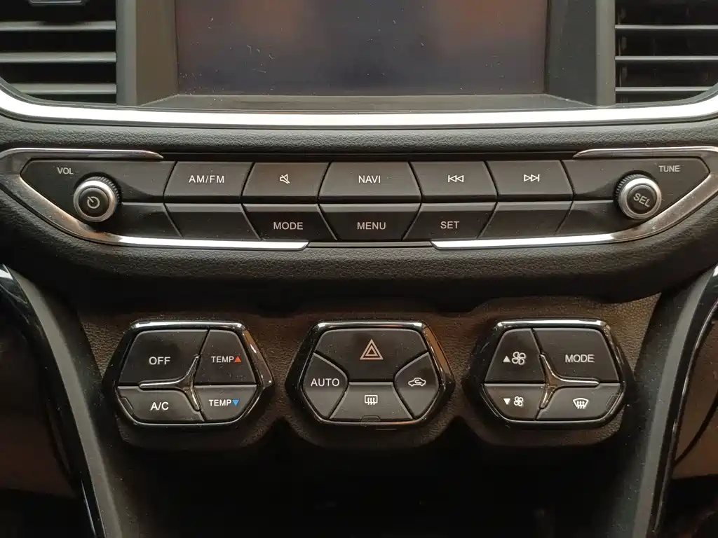 GAC Trumpchi GS4 New Energy 2018 — фото 16