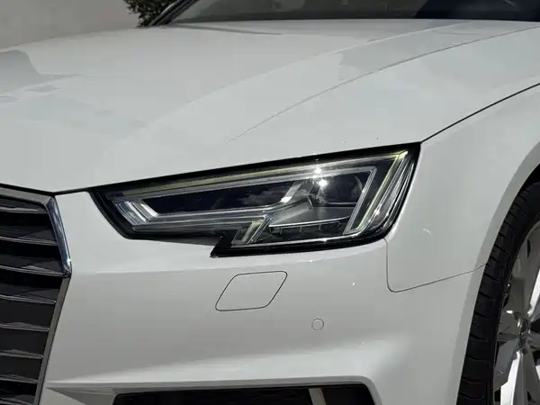 Audi A4L 2018