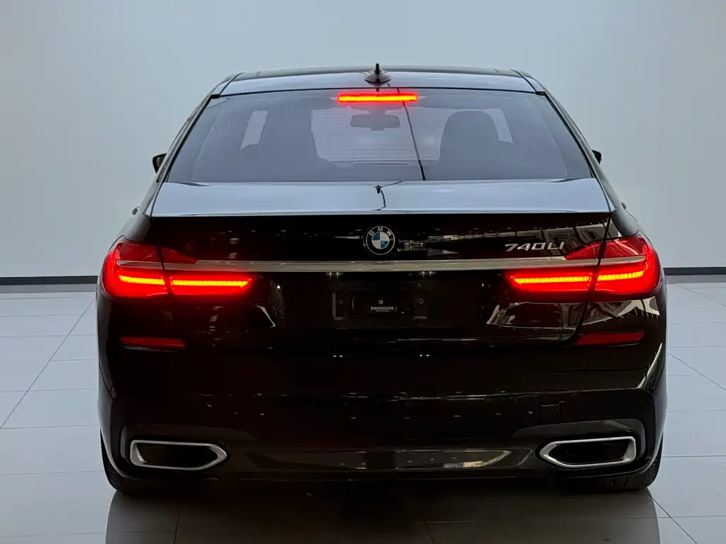 BMW 7 Series 2018 — фото 13