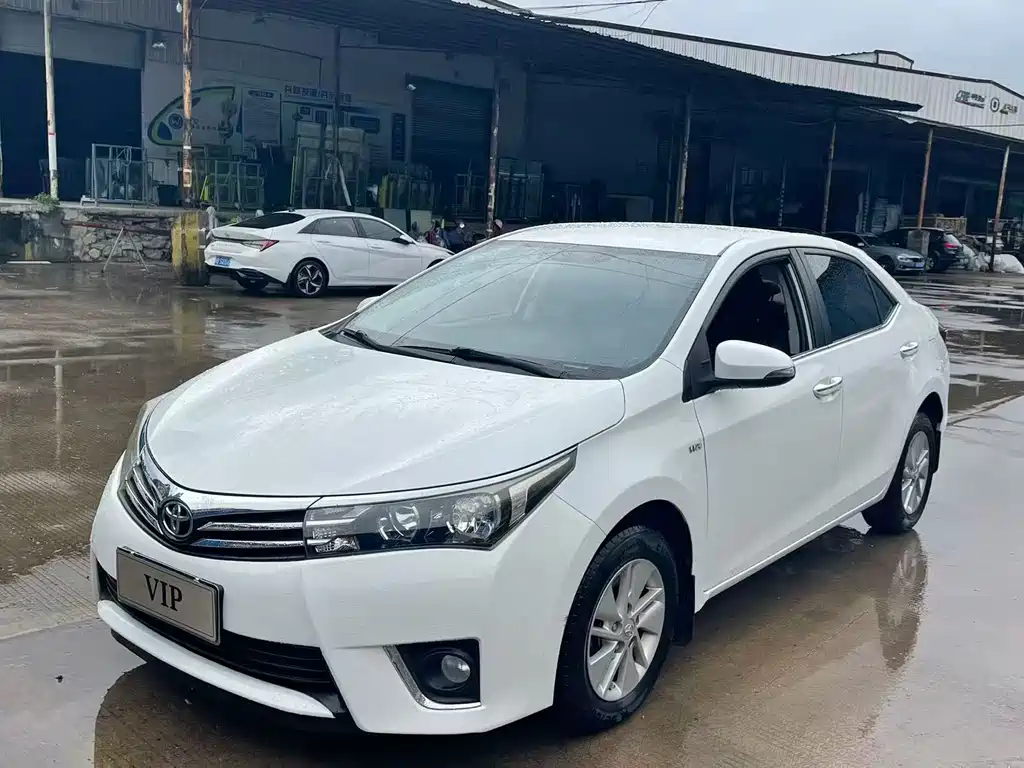 Toyota Corolla 2018 — фото 1