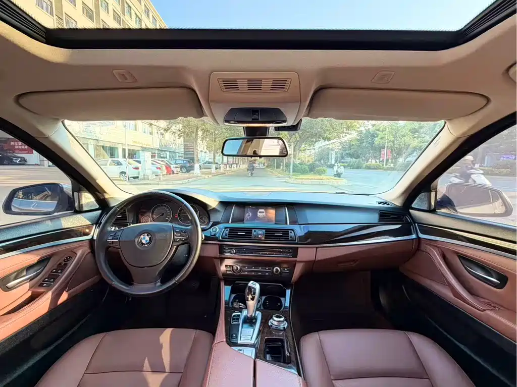 BMW 5 Series 2015 — фото 6