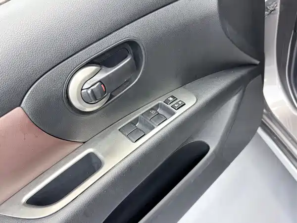 Nissan Livina 2015