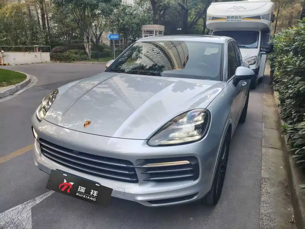 Porsche Cayenne 2018 — фото 1