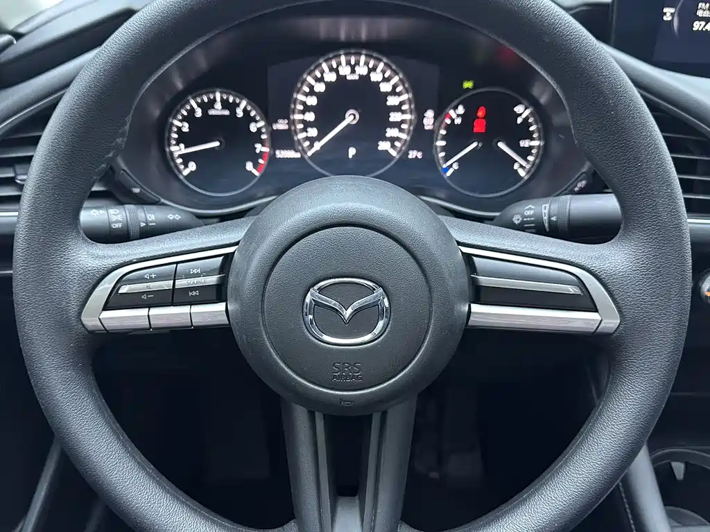 Mazda 3 Axela 2022 — фото 12