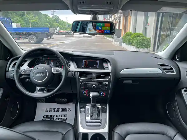 Audi A4L 2015