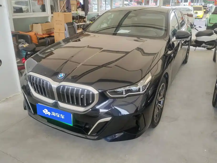 BMW i5 2024 — фото 1